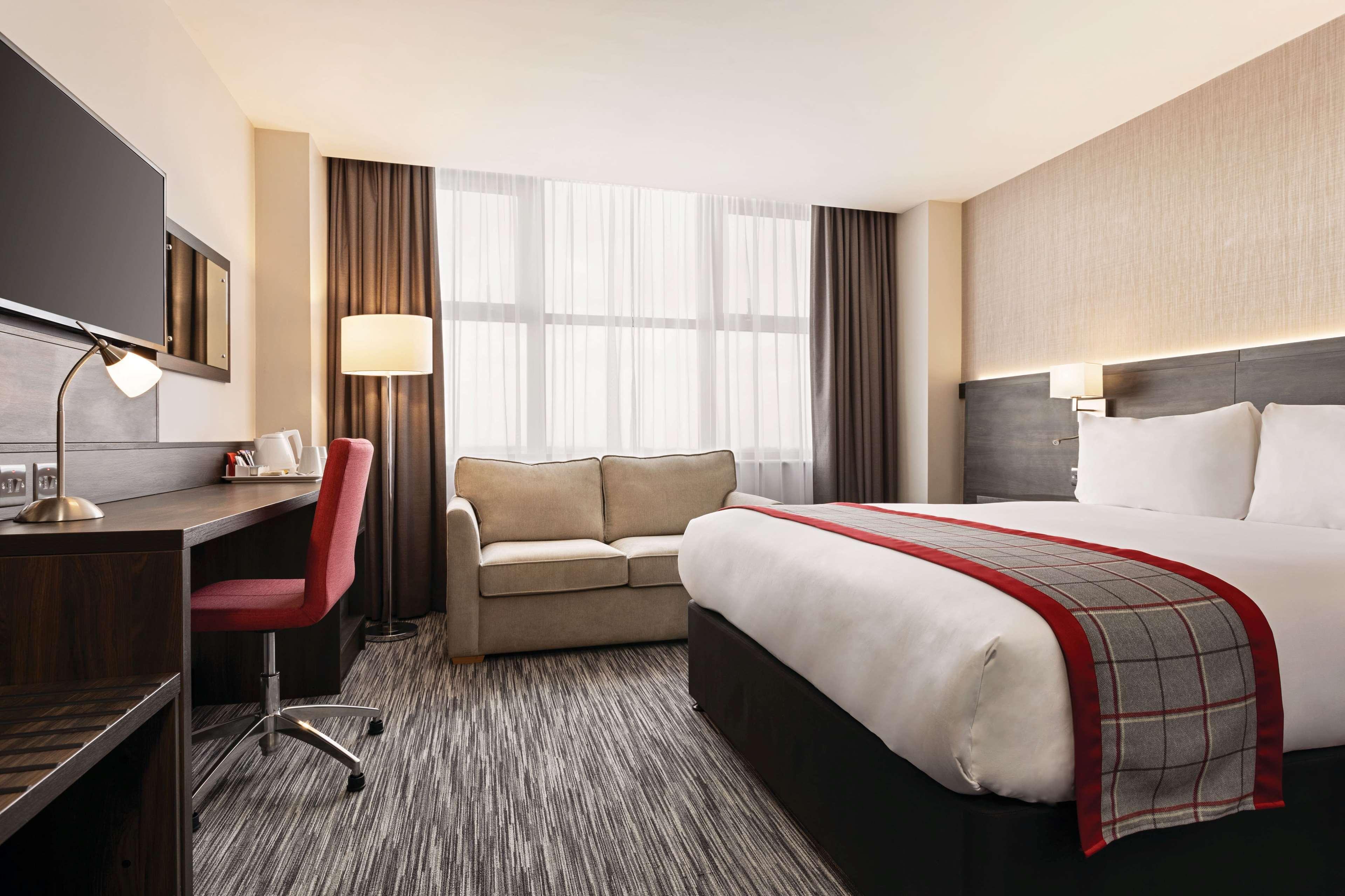 Ramada By Wyndham Leeds East Hotel